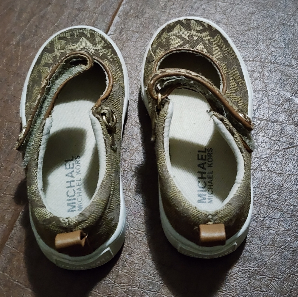 Michael Kors Kids Brown Shoes - Picture 4 of 8